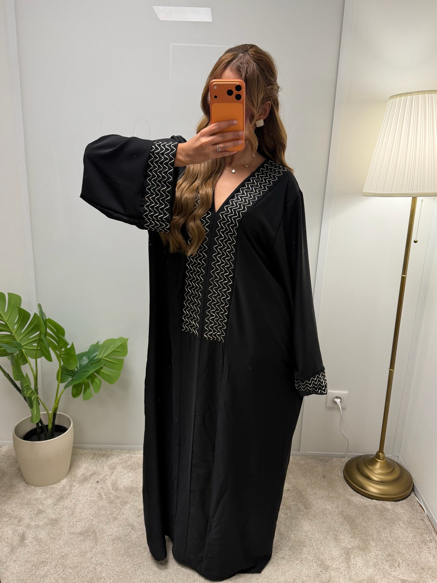 Abaya Dina