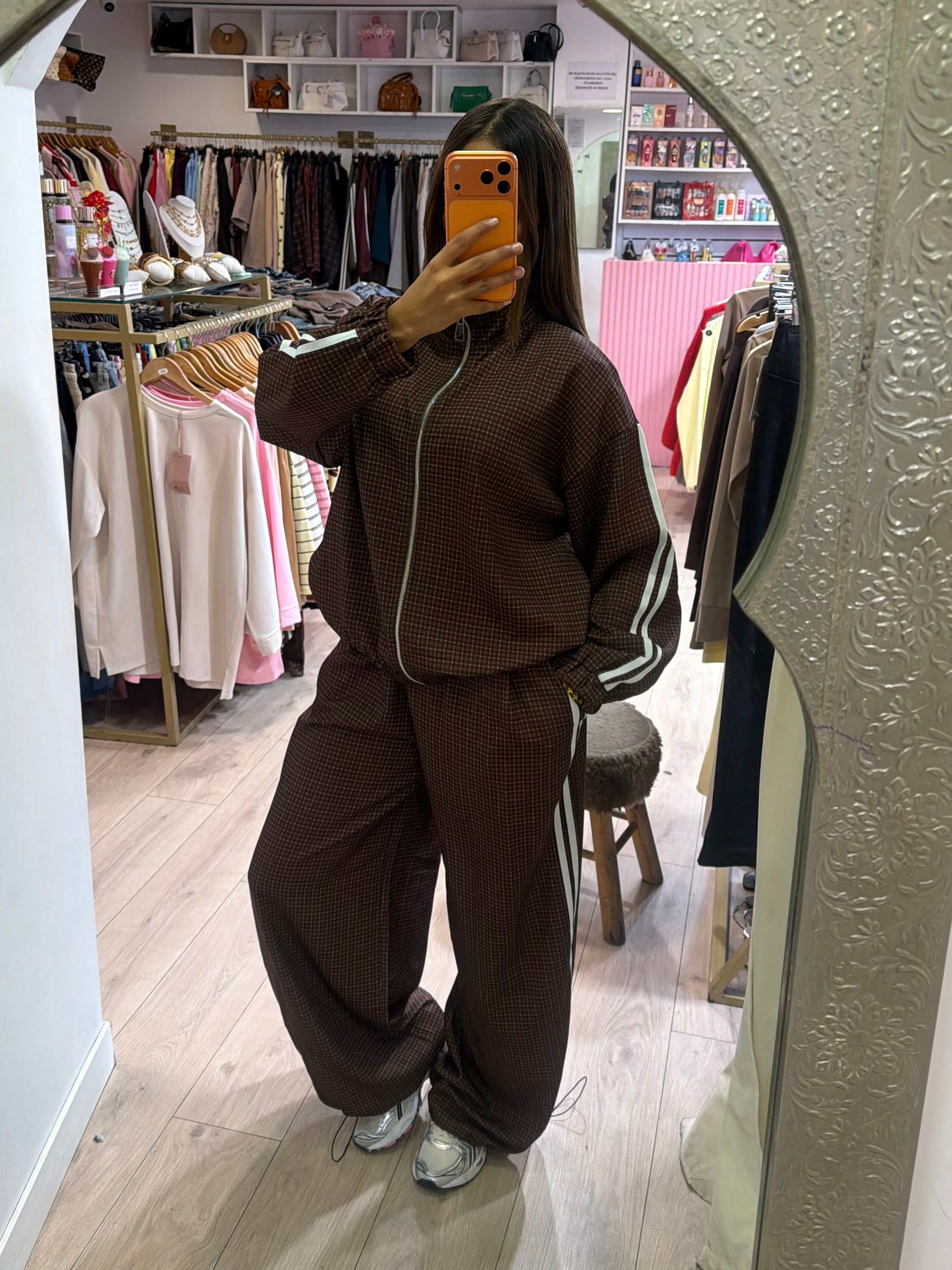 Ensemble jogging a bande Éva
