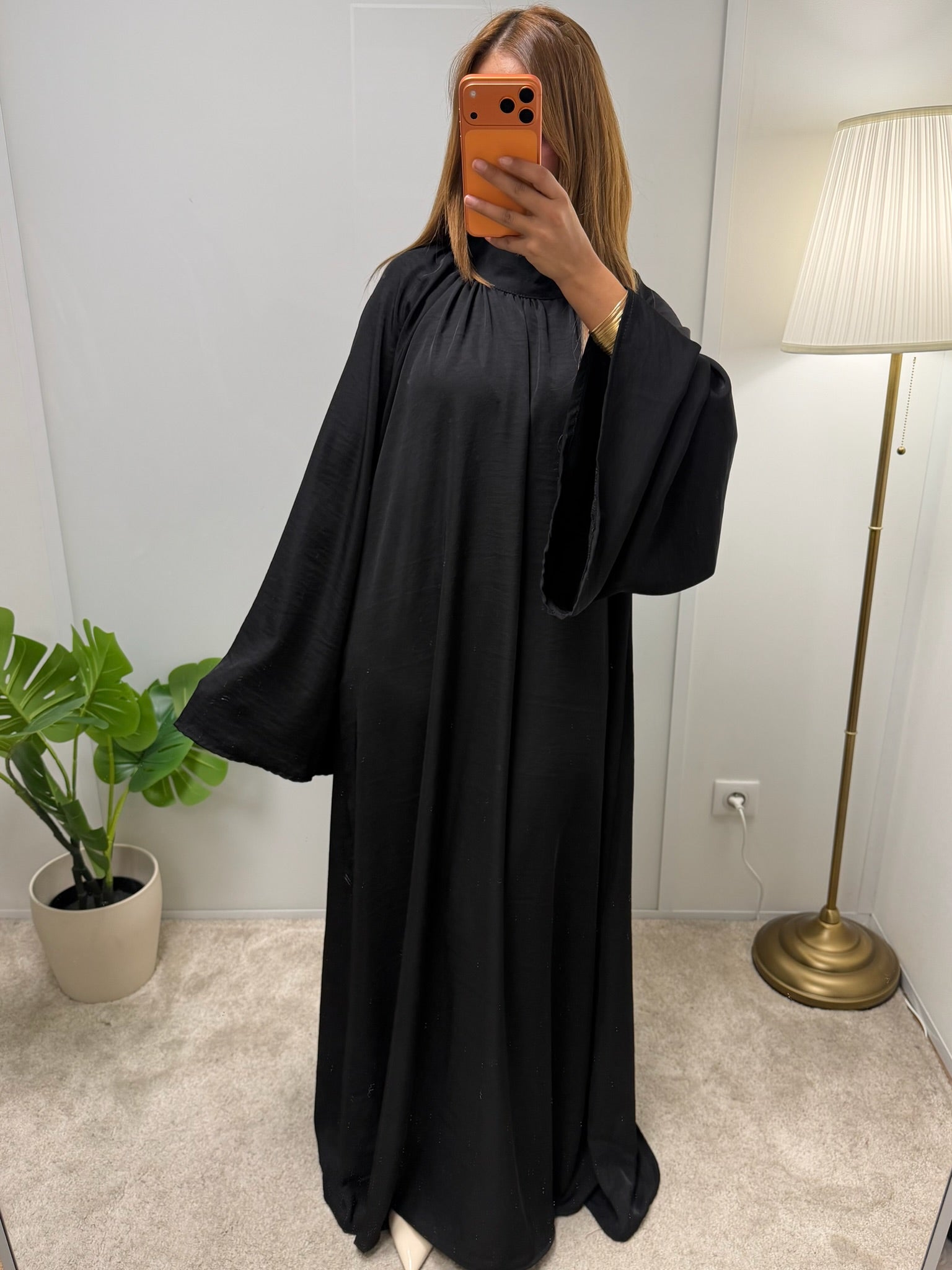 Abaya Hind