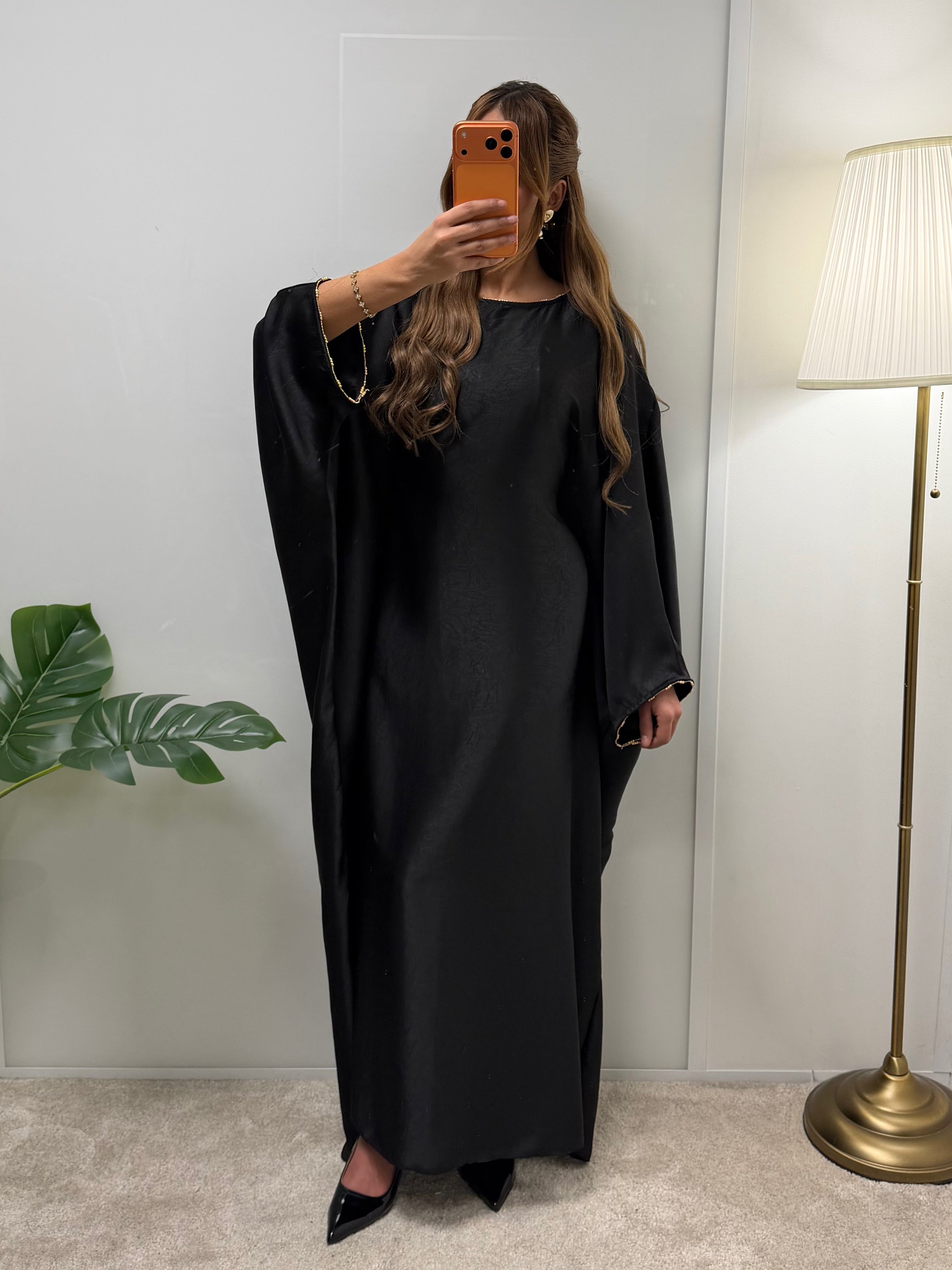 Abaya Arya