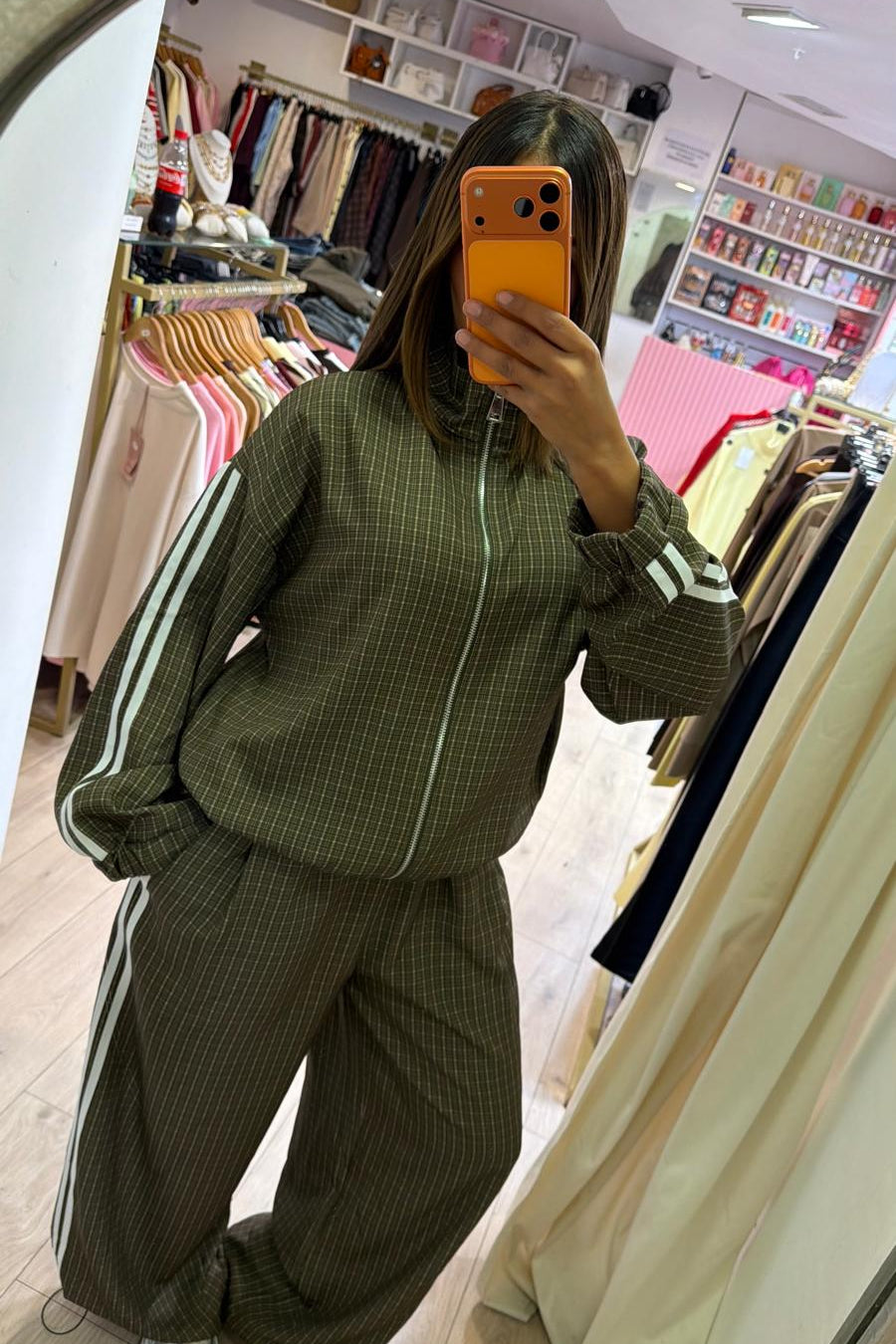 Ensemble jogging a bande Éva