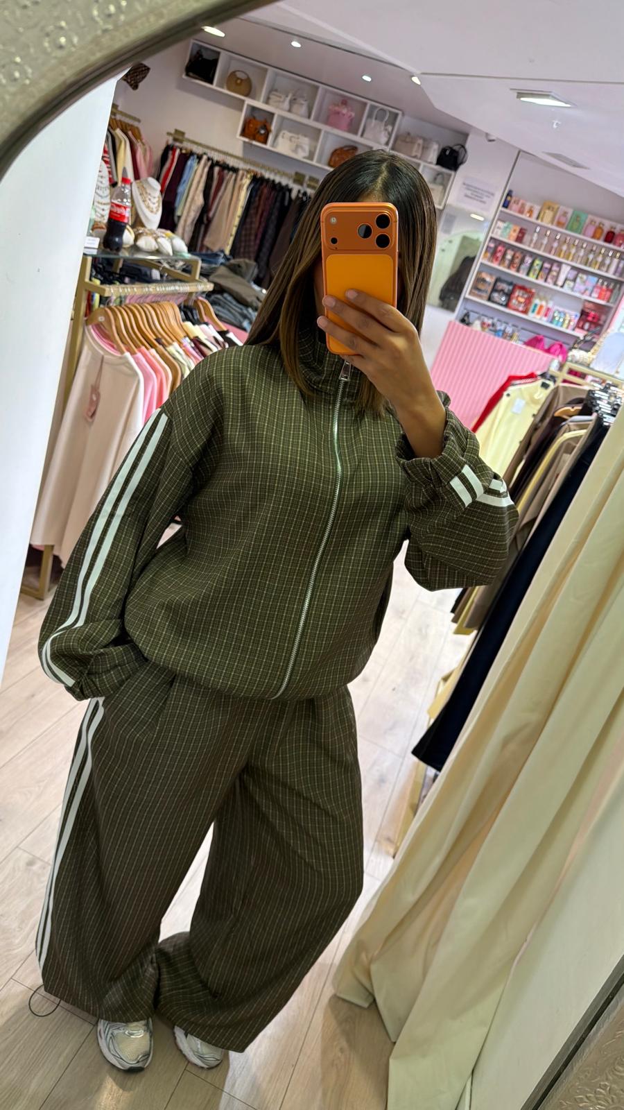 Ensemble jogging a bande Éva